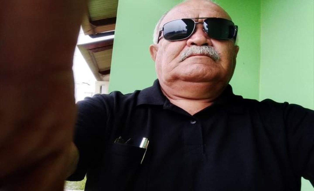 Ex-prefeito de Xapuri que chamou transexual de "capeta puro" posta pênis no story do Facebook